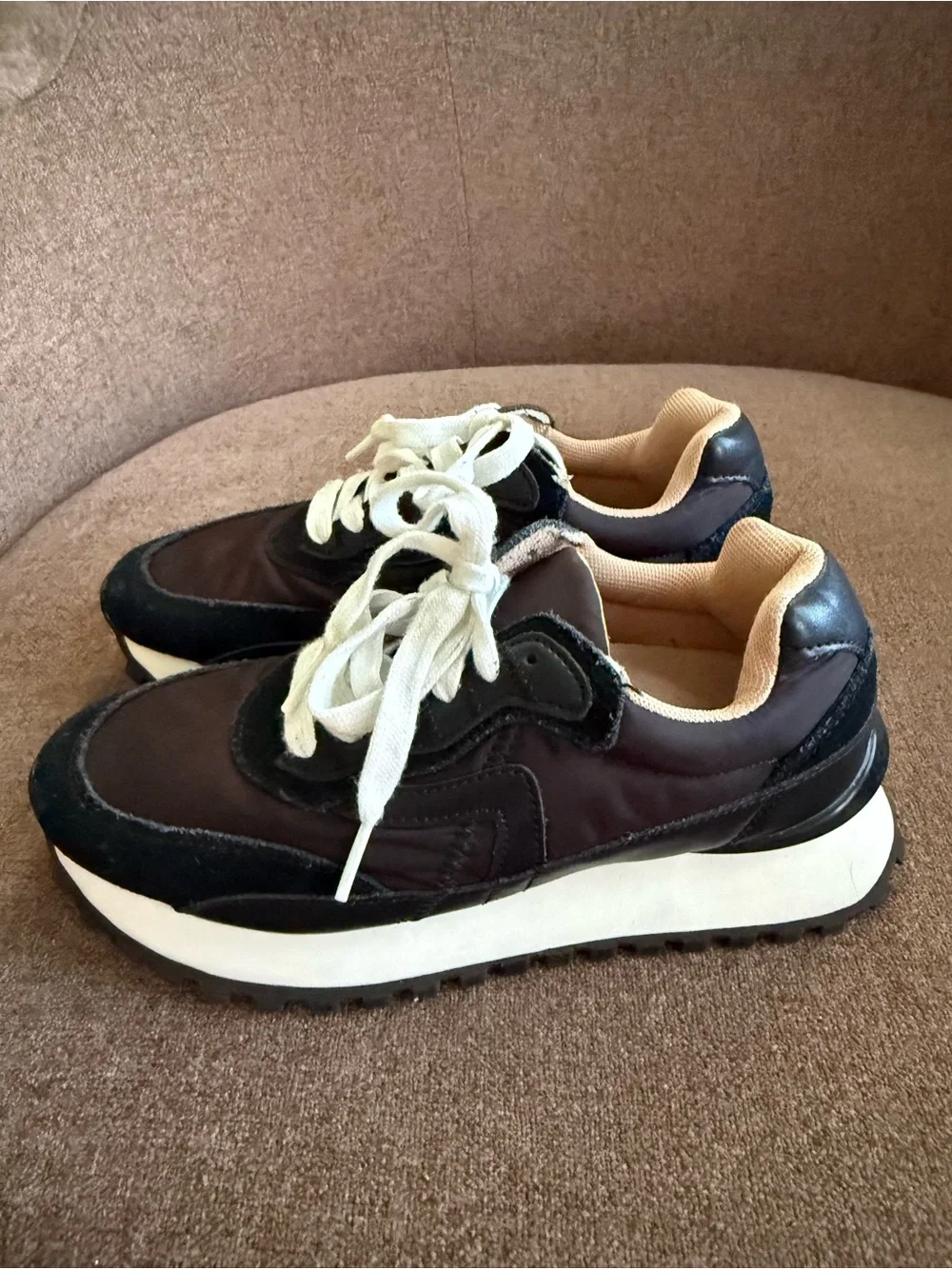 Blondo Black and Cream Lace-Up Men's Sneakers